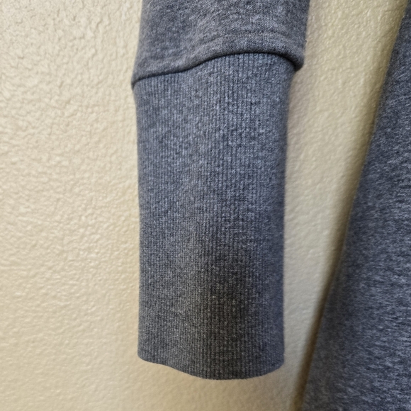 UGG's Iconic Robe - Picture 5 of 9